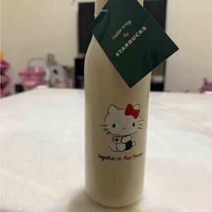 Starbucks hello kitty bottle